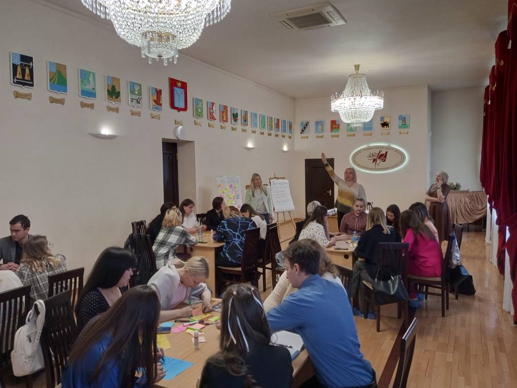 В Саратовском областном учебно-методическом центре, в «Школе молодого педагога» прошли обучение 25 педагогических работников Детских школ искусств Саратовской области